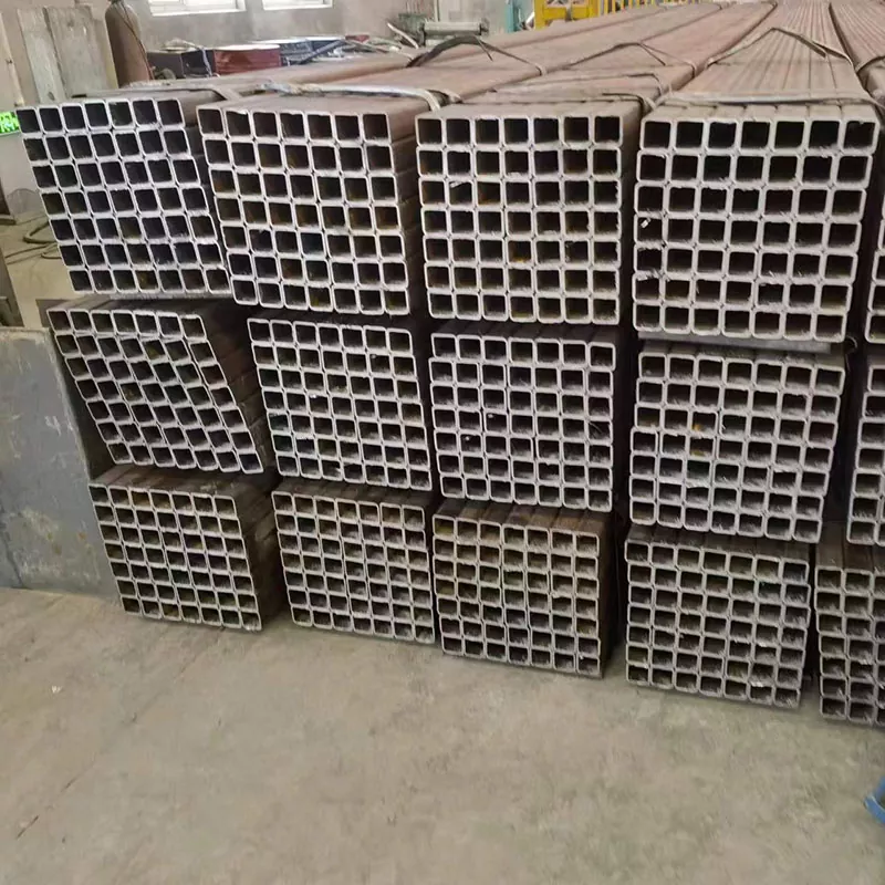 ທໍ່ສີ່ຫລ່ຽມສີດໍາຫນາ